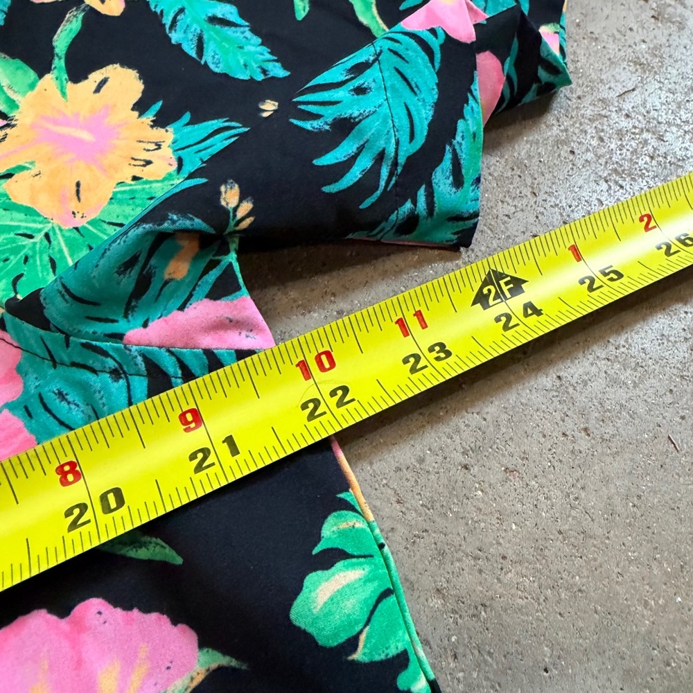 Chubbies Button Down Shirt Mens Large Black Pink Floral Tropical Short Sleeve - Picture 5 of 6